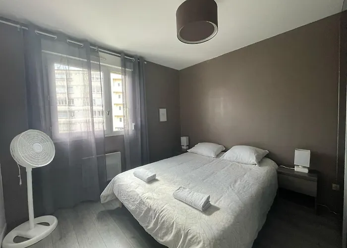 City & Cosy, Lyon Charcot- Wifi - Lave Linge - Balcon - Parking